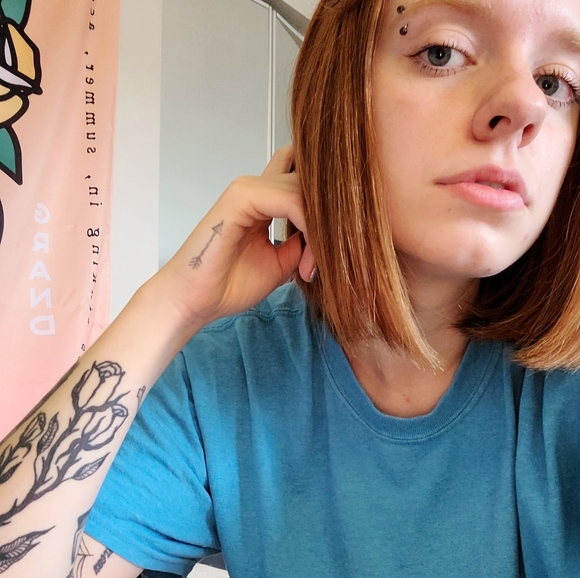 Meet your Posher, Lizzy - Picture 3 of 5